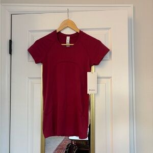 lululemon athletica Short Sleeve Tee in Deep Berry